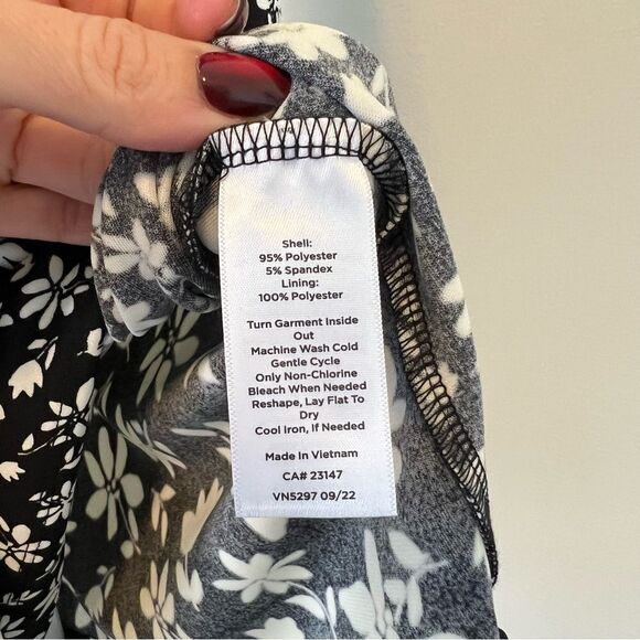 Talbots Bicolor Ditsy Wrap Jersey Black and White Floral Dress NEW Size XS - Picture 8 of 8